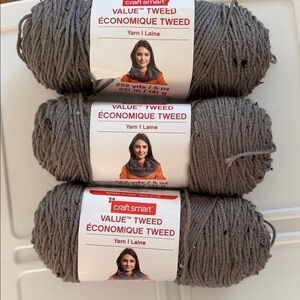 Craft smart yarn
Size:5oz each
Color:grey